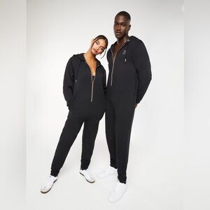 SAVAGE X FENTY FOREVER SAVAGE HOODED
ONESIE SIZE 4-6
